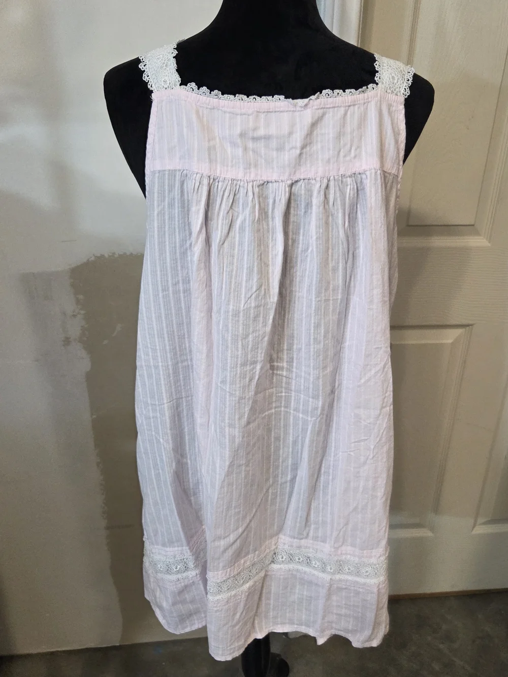 Eileen West Pale Pink Cotton Nightgown Smocked Bodice Lace Trim Sleeveless - Picture 6 of 13